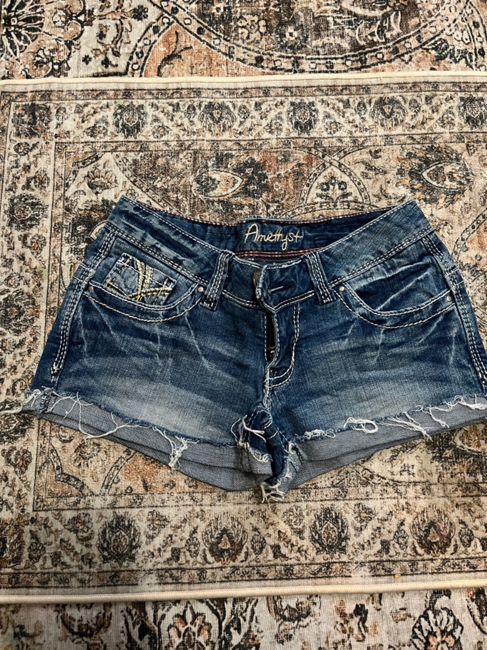 Amethyst low rise shorts